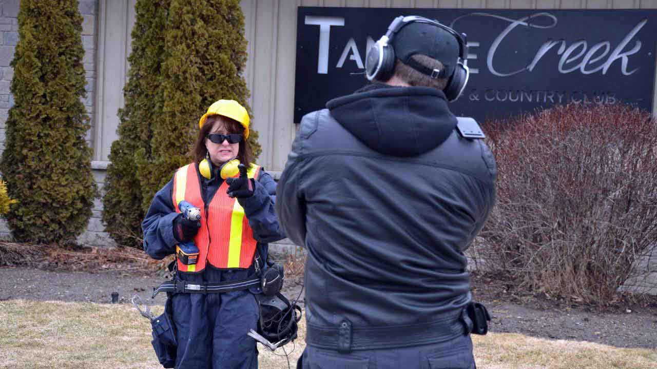 Never tick off a lady in a hardhat, armed with a drill, and packing a hammer