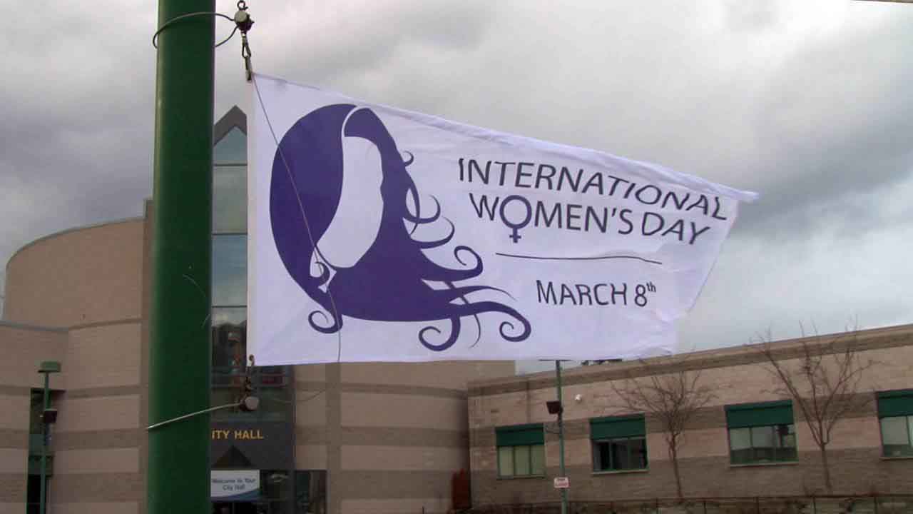The flag had no problems fluttering in the strong winds