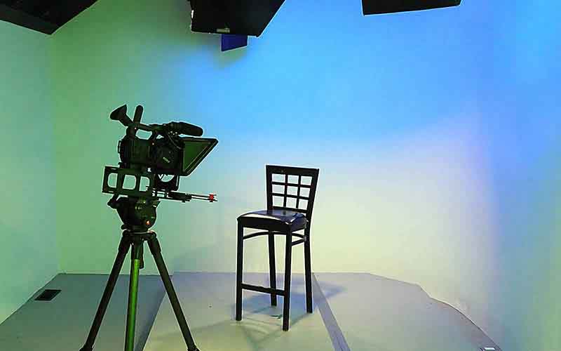 We had no room in the inn, so we improvised by adapting the studio.