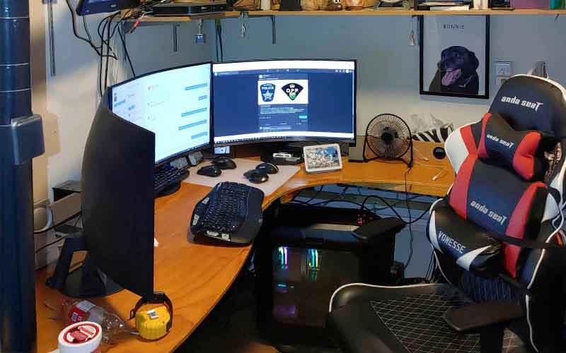Access to multiple computers to find services and opportunities.