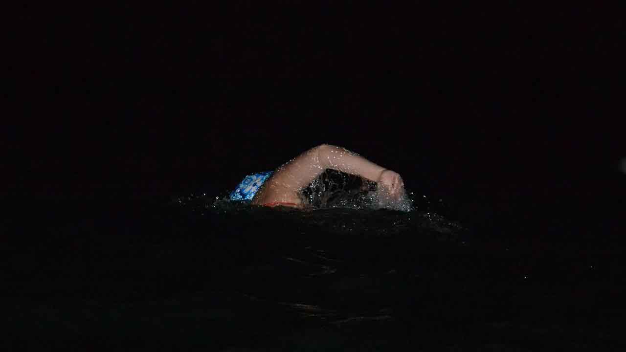 Ashleigh entered the water in the dead of the night to maximize on the day to come